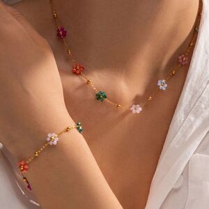 Beaded flower bracelet #1147